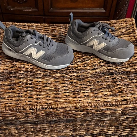 New Balance | Shoes | New Balance Mens Charcoal Athletic  display picture 3